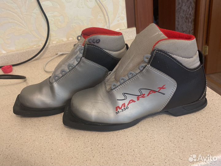 Лыжные ботинки