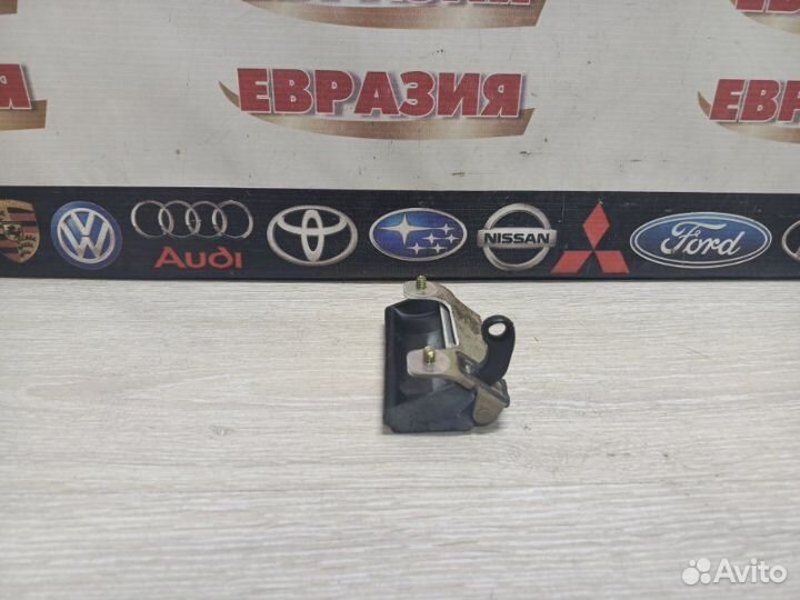 Ручка двери багажника Mitsubishi Legnum EA1W 4G93