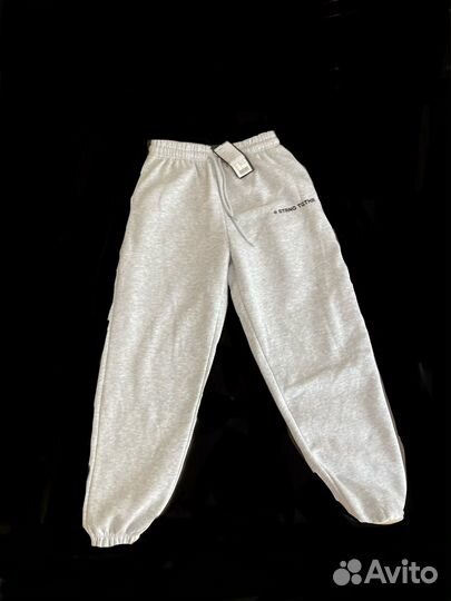 Серые спортивные штаны