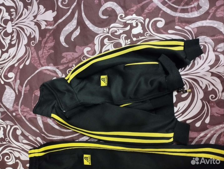 Спортивный костюм