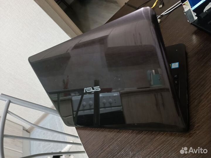 Ноутбук Asus / i3-6100U / 940MX / за запчасти