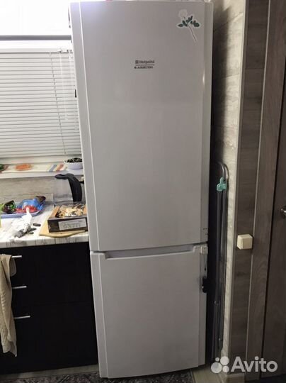 Холодильник ariston бу