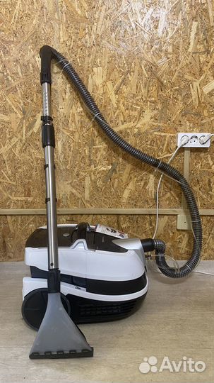 Моющий пылесос Bosch BWD421PRO