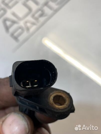 Датчик abs передний правый Volkswagen Passat B6