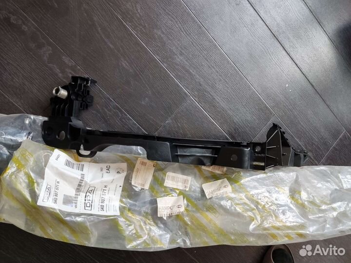 Кронштейн фары гольф 6