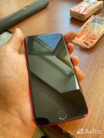 Телефон iPhone 8 64 gb