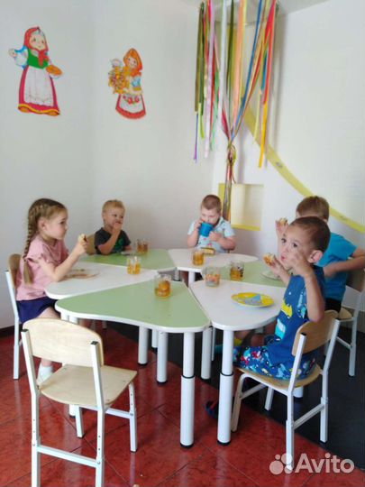 Стол ромашка