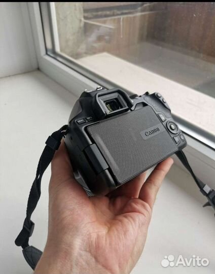 Canon eos 250d kit