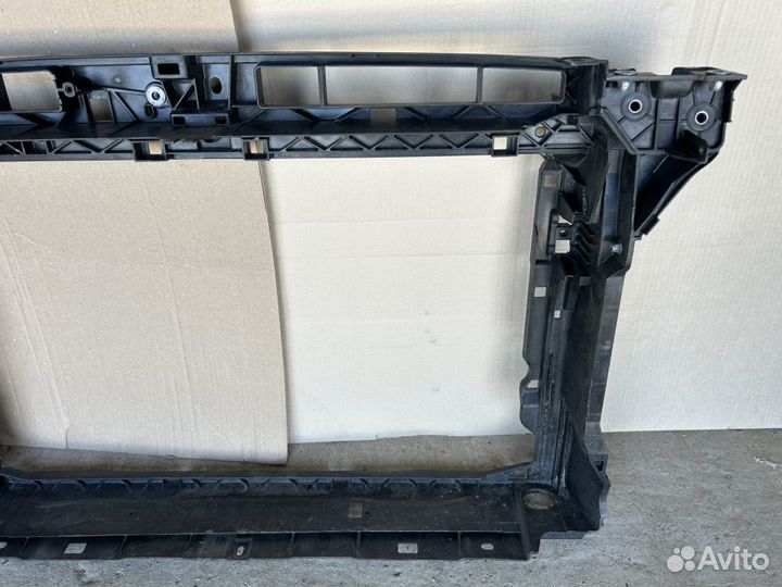 Передняя панель (телевизор) Skoda Superb III