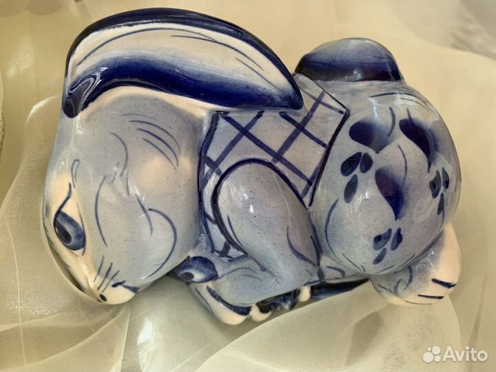 Фигурка фарфоровая Зайчик Гжель 15 см
