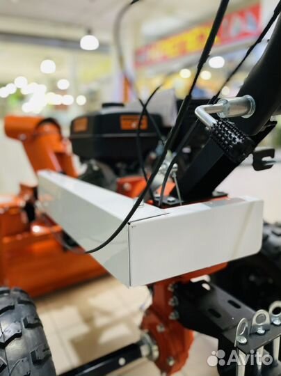 Мотоблок 18 Л.С. новый + снегоуборочная насадка