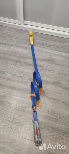 Трек с машинкой акула