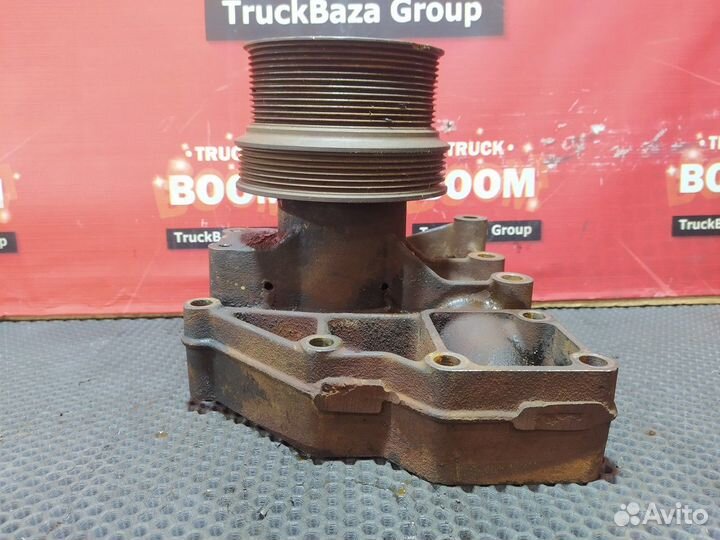 Насос водяного охлаждения Volvo VNL