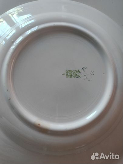 Тарелки с золотой каймой