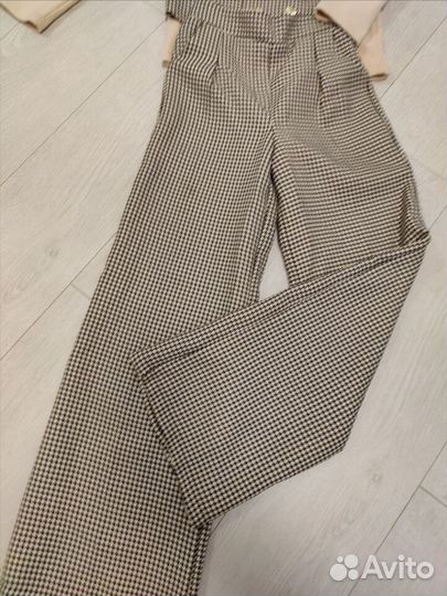 Костюм на девочку тройка