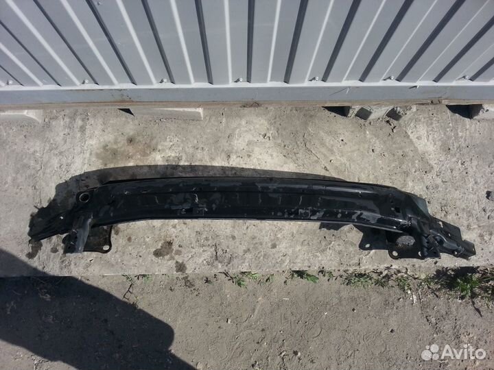 Хендай Санта Фе усилитель переднего бампера с 2012