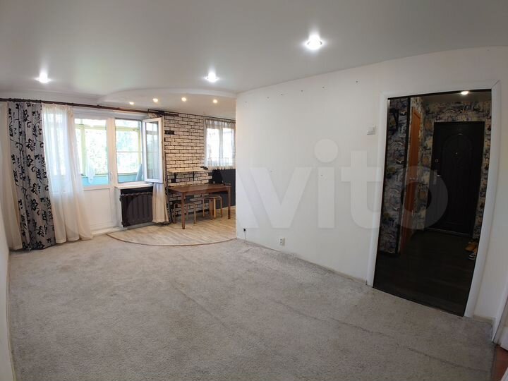 2-к. квартира, 43 м², 3/5 эт.