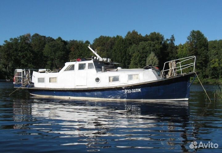 Катер каютный