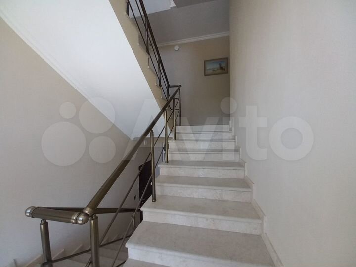 3-к. квартира, 182 м², 4/4 эт.