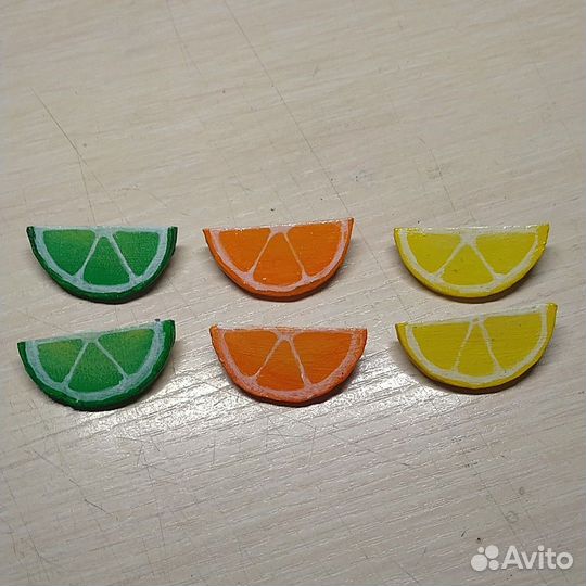 Значки цитрусовые дольки