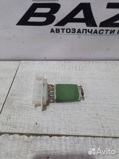 Резистор отопителя Renault Sandero Stepway