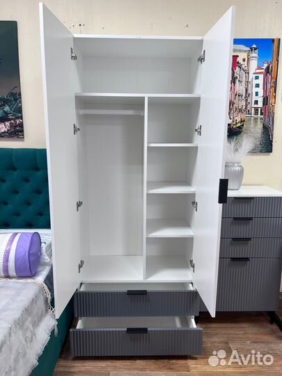 Шкаф распашной