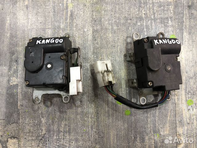 Моторчик заслонки печки Renault Kangoo / Кангоо