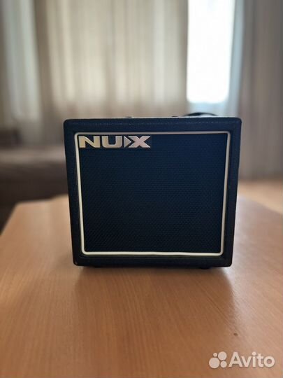 Электрогитара с комбоусилителем