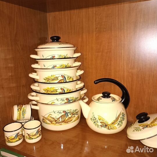 Посуда эмалированная новая кастрюли чайник кружки