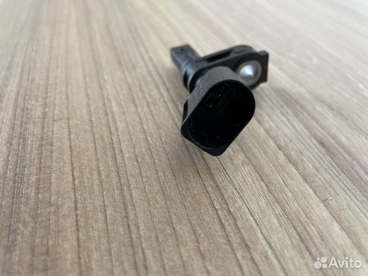 Датчик ABS Шкода Рапид