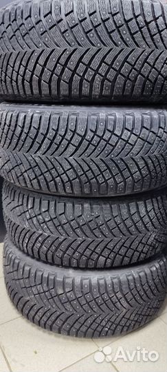Michelin X-Ice North 4 SUV 285/40 R22 110T