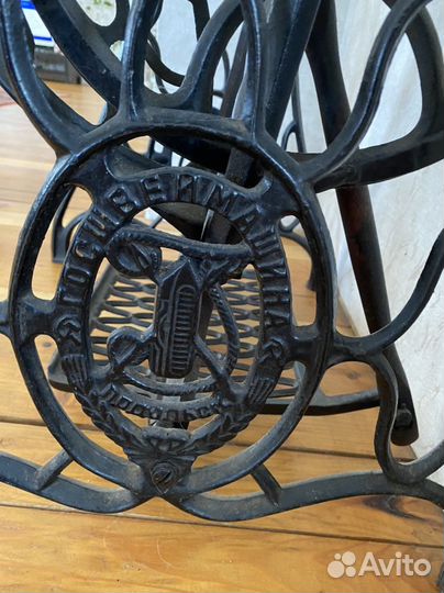 Швейная машина зингер ножная