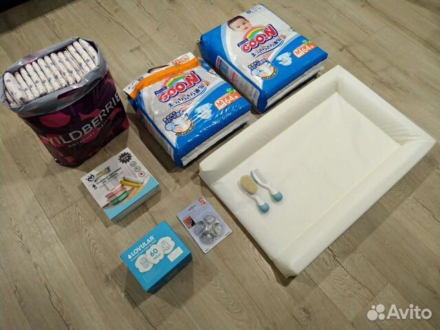Подгузники, пеленальный матрас, защита на углы