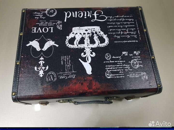 Деревянный чемодан