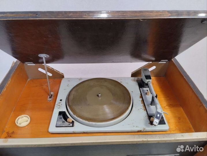 Ламповая радиола СССР VEF Rapsodia