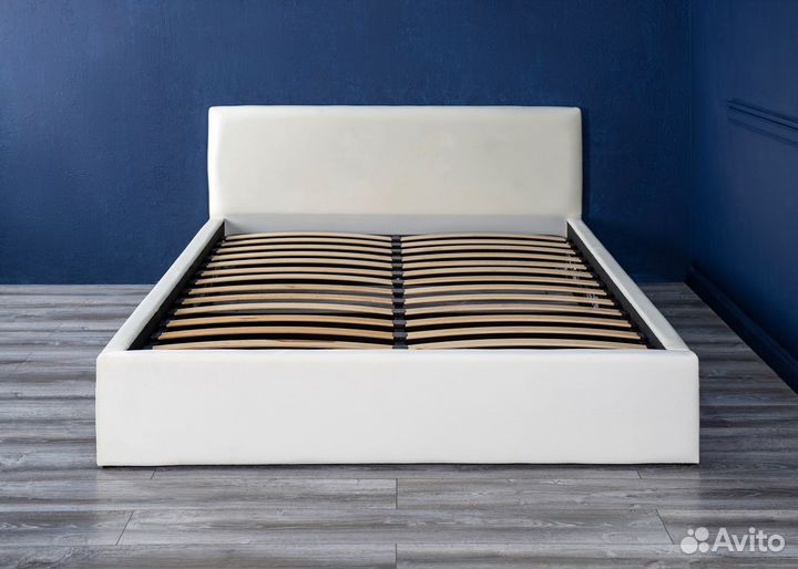 Кровать двуспальная