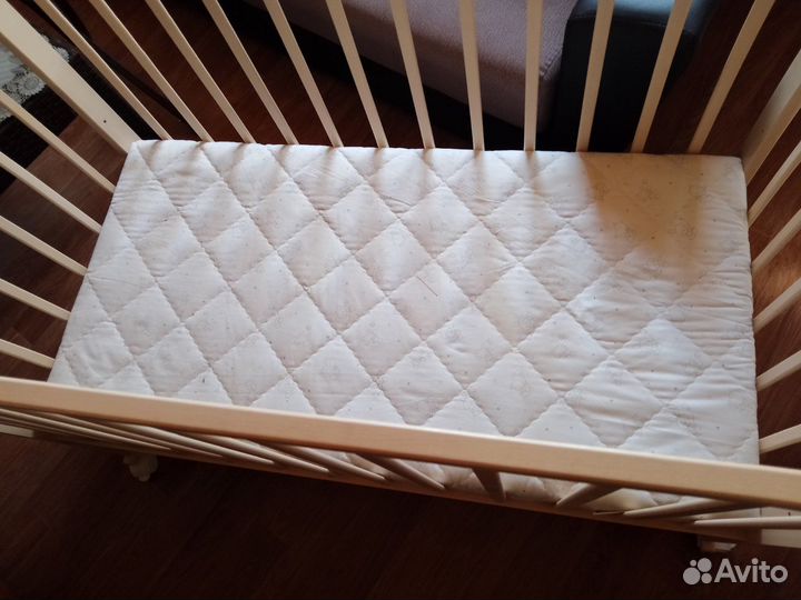 Детская кроватка