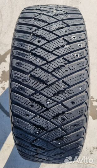 Goodyear Ultragrip Ice Arctic 215/55 R17