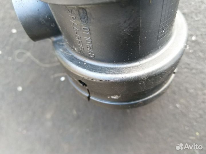 Патрубок воздушного фильтра Jeep Grand Cherokee WK