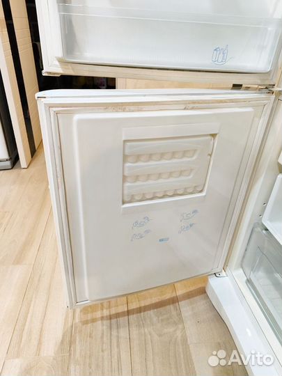 Холодильник indesit