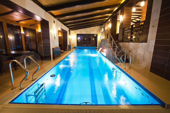 Коттедж 420 м² на участке 2,5 га