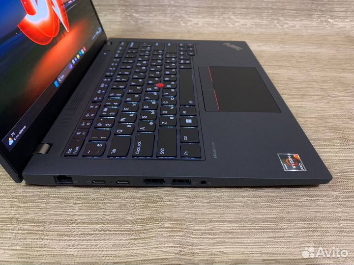 ThinkPad P14s Gen 4 HDR Ryzen 7 Pro 7840U 64GB/1TB