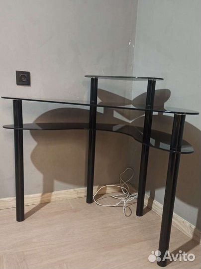 Компьютерный стол стеклянный угловой