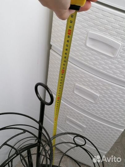 Подставка для цветов металлическая