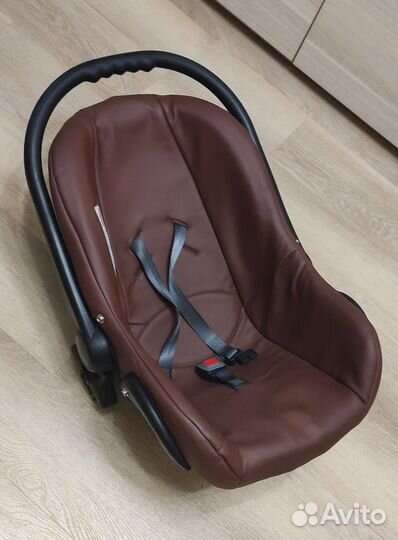 Коляска 3 в 1 maEma цвета шоколад