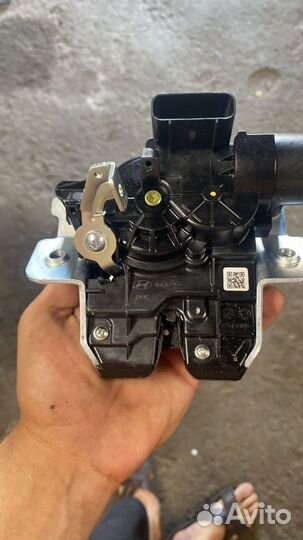 Замок крышки багажника Kia Sportage 5 NQ5 длинная