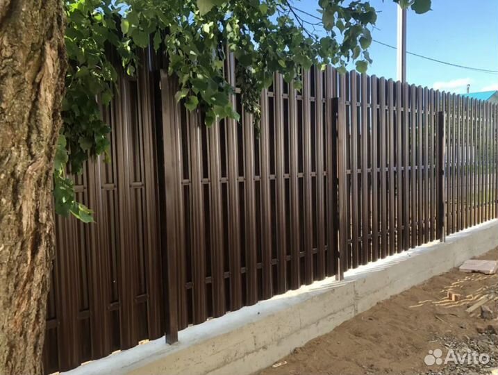 Фигурный металлический штакетник