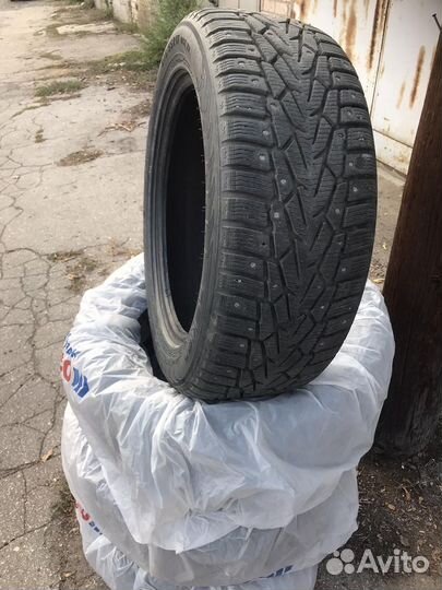Nokian Tyres Hakkapeliitta 7 215/55 R17 98