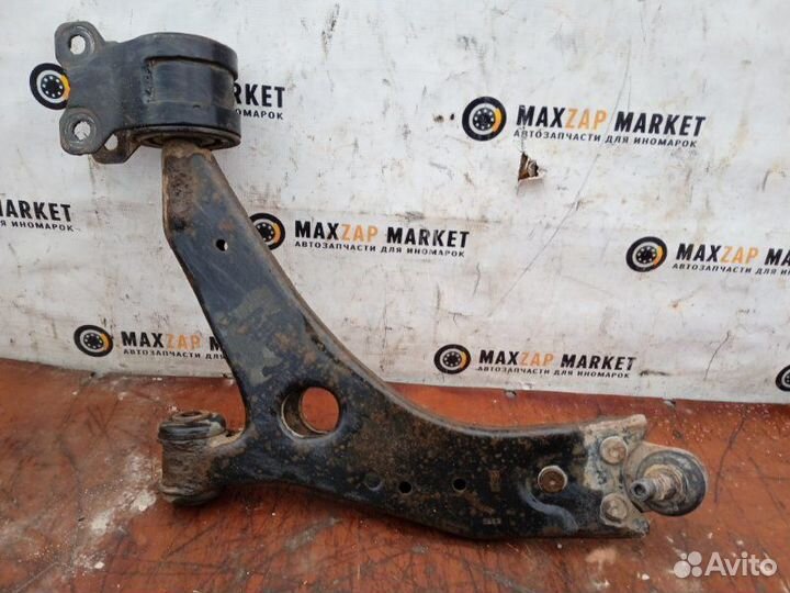 Рычаг подвески Ford Focus 2 2005 перед. лев. (б/у)