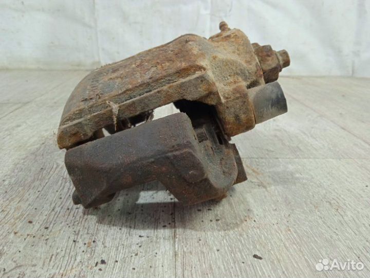 Суппорт передний правый Opel Vectra B Z16XER 2000